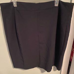 Worthington skirt size 18P dark Navy blue